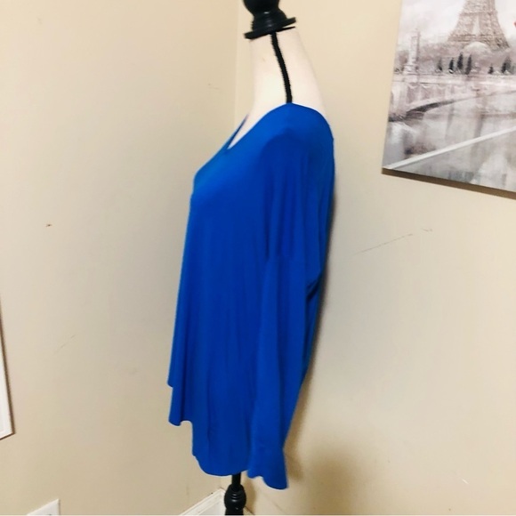 Express Relaxed Pullover Top - Picture 2 of 7